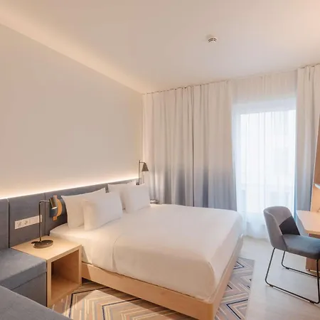 Hampton By Hilton North 3*