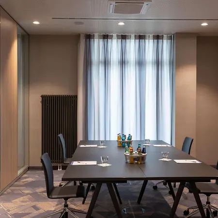 Hampton By Hilton North 3* מינכן