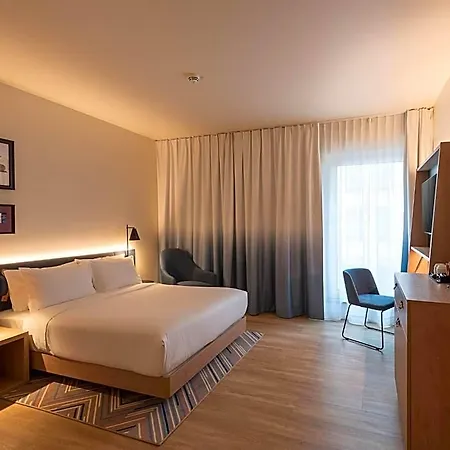 Hampton By Hilton North מלון 3*