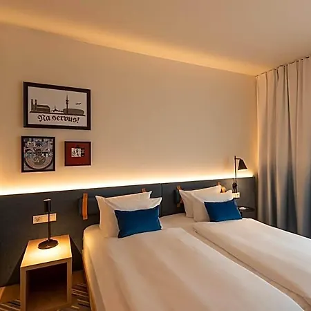 Hampton By Hilton North מלון 3*