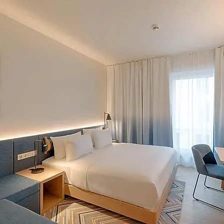 מלון Hampton By Hilton North 3*