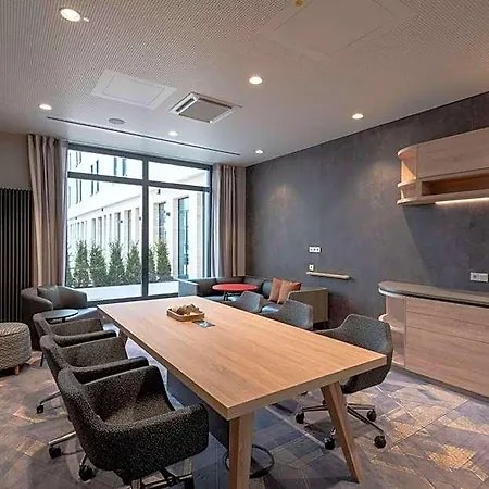 Hampton By Hilton North 3*