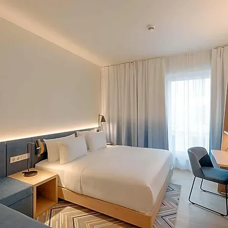 Hampton By Hilton North 3* מינכן