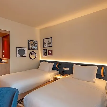 Hampton By Hilton North מלון 3*