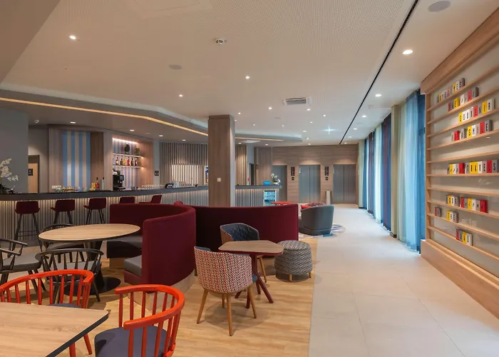 Hampton By Hilton North Hotel