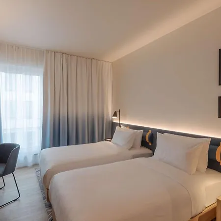 Hotel Hampton By Hilton North 3*
