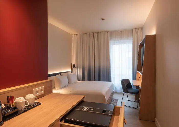 Hampton By Hilton North 3* מינכן