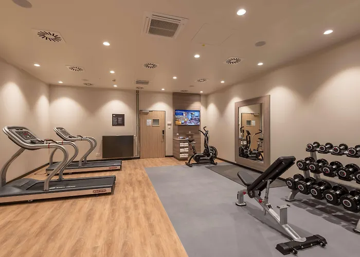 Hampton By Hilton North 3*